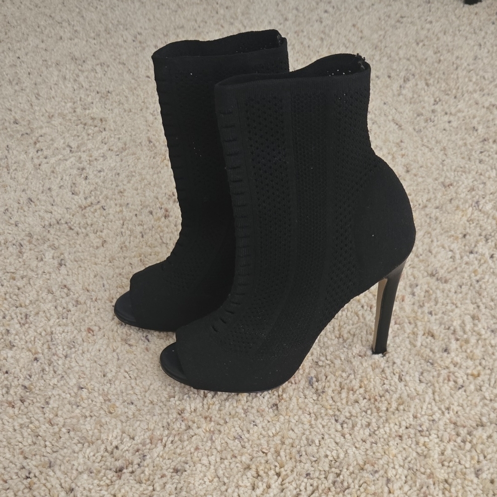Aldo Black Heeled Boots Sleek Suede Design